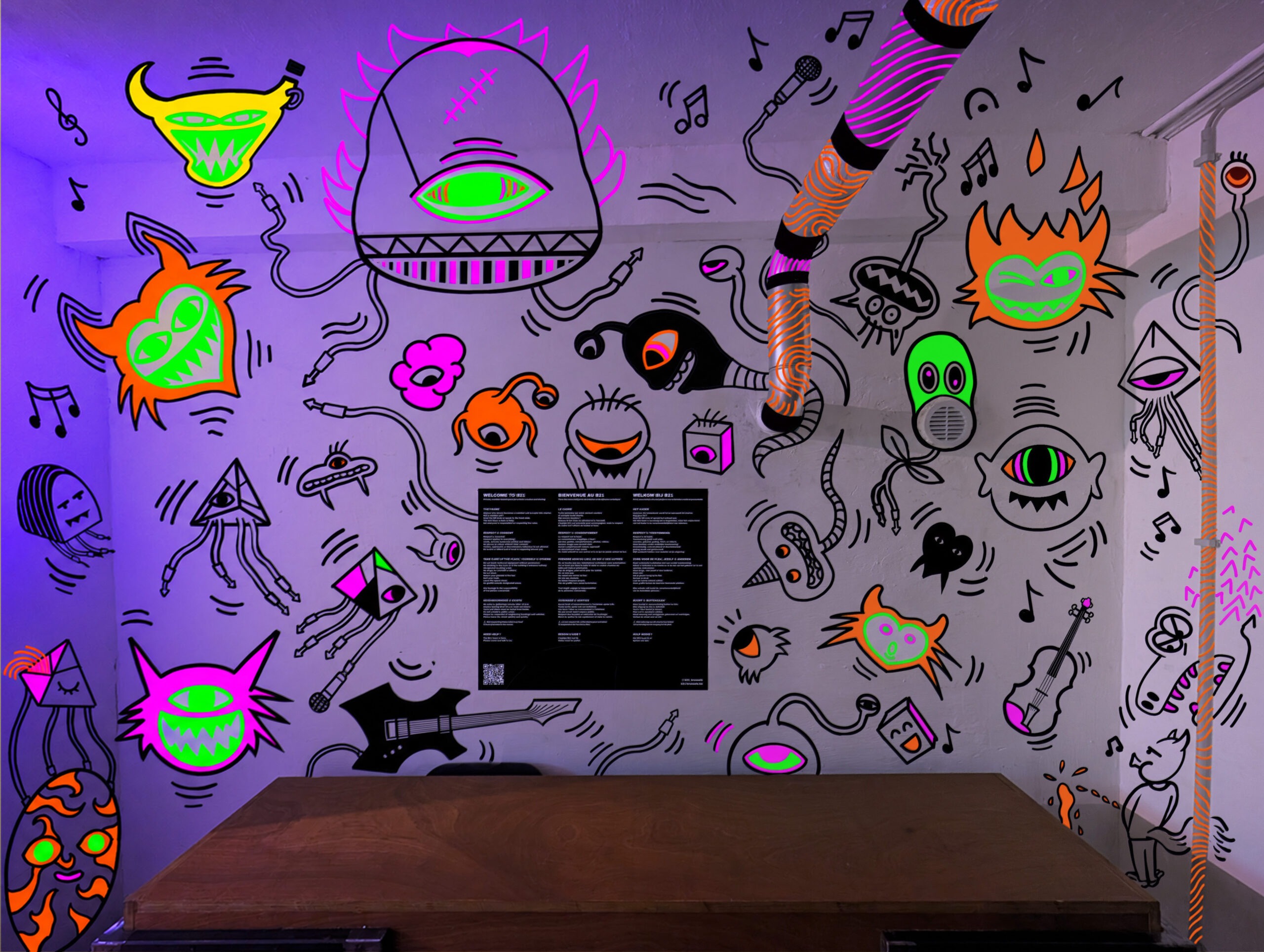 Montage photo du rendu de la fresque B21 sous lampes UV