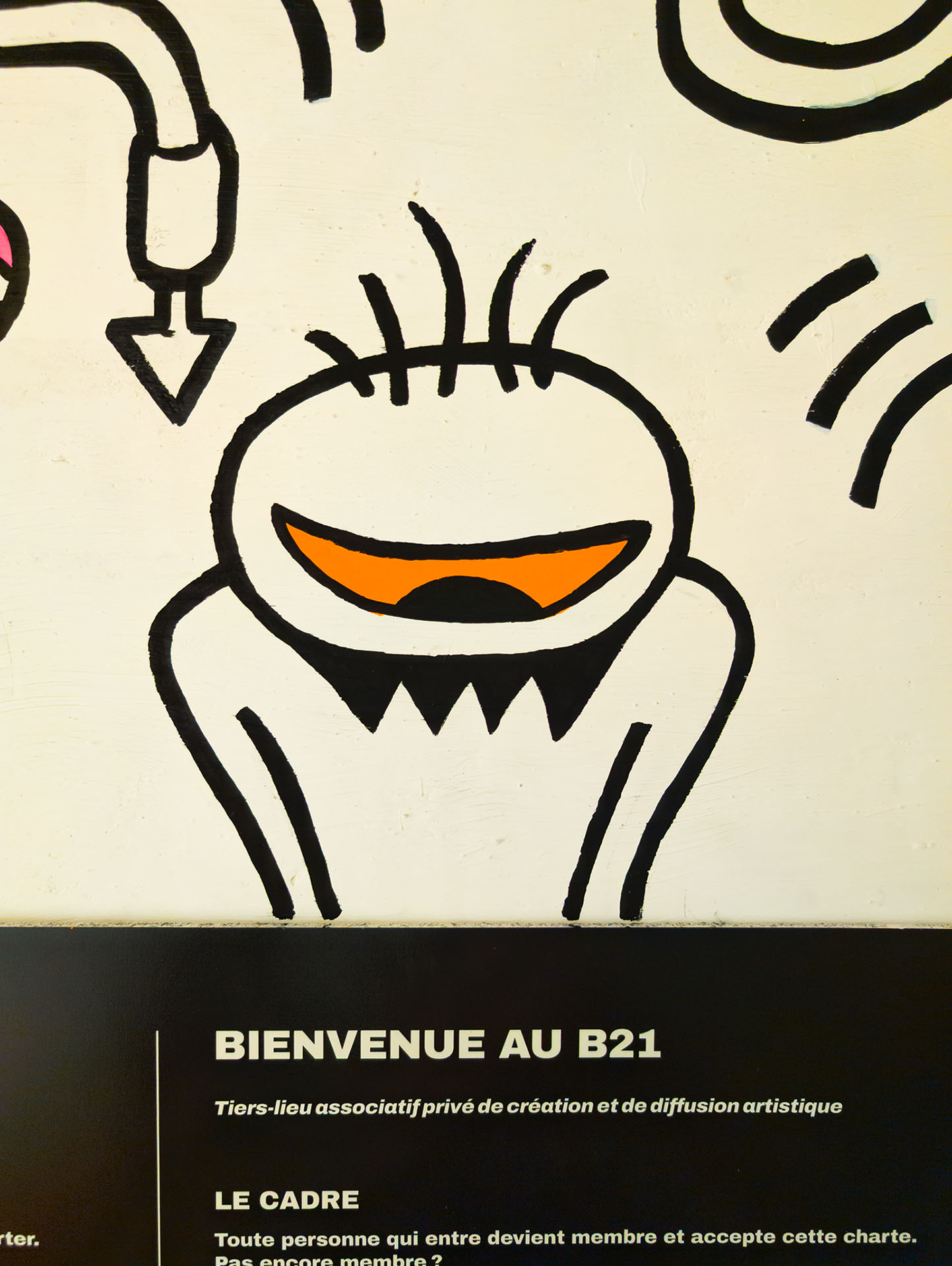 Gros plan sur une créature de la fresque du B21
